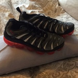 Nike air vapormax plus size 9